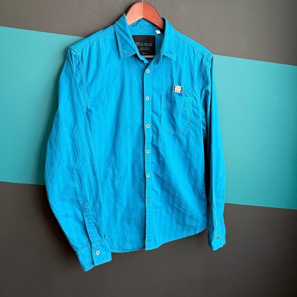 Guess Button Down Shirt size M - Picture 2 of 9